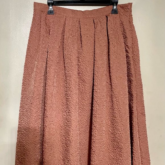 Bubble Embossed Pleated Skirt in Blush - Picture 1 of 6